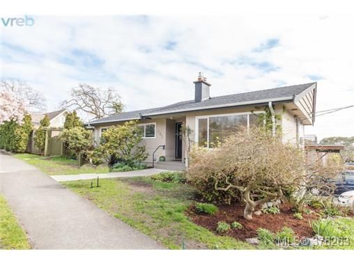 I have sold a property at 465 Arnold Ave in VICTORIA
